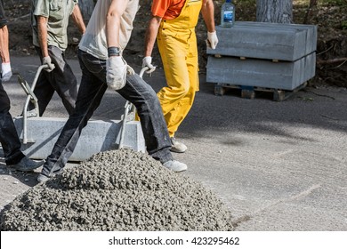 Modern construction is complete without manual labor