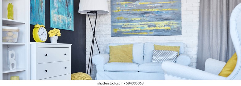 Modern Decorated Living Room With Black And White Brick Walls