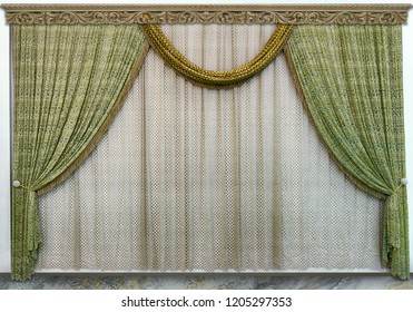 Imagenes Fotos De Stock Y Vectores Sobre Cornice Curtain