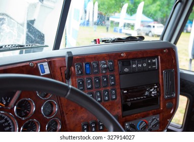 Imagenes Fotos De Stock Y Vectores Sobre Truck Cab Interior