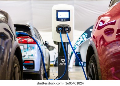 10,200 Ev charger Stock Photos, Images & Photography | Shutterstock