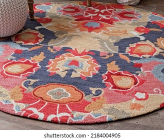 Modern Hand Tufted Wool Rug.