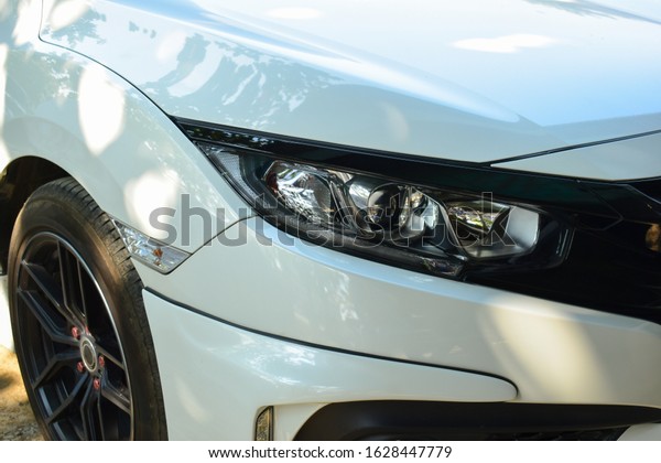 modern\
headlight projector and led daylight of sport\
car