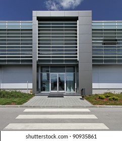 Modern Headquarters Aluminium Building With Glass Entrance