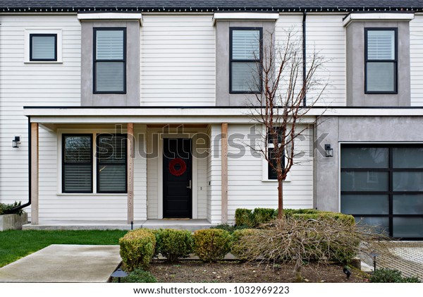 Modern House Red Wreath On Front Stock Photo Edit Now