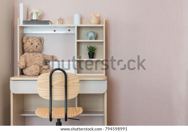 Foto Stok kamar anak modern dengan set kursi  Edit 