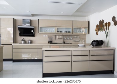 Modern Kitchen Set Up