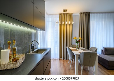 Modern large luxury stidio loft kitchen with dining table