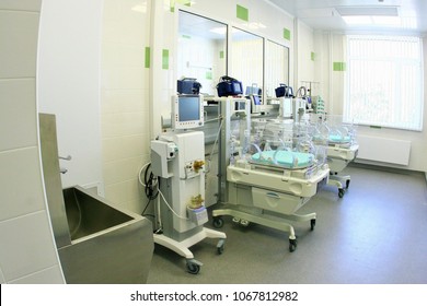 Modern Medical Equipment Newborns New Incubators Stock Photo 1067812982 ...