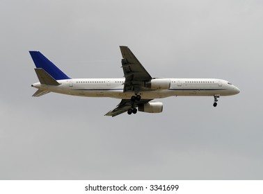 Modern Passenger Jet Airplane Boeing 757 Stock Photo 3341699 | Shutterstock