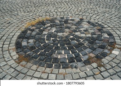 1,655 Circular Paving Stone Pattern Images, Stock Photos & Vectors ...