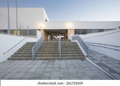 Modern Public School, Exterior