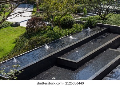 Modern Residential Garden Landscape Green Plant Water Feature