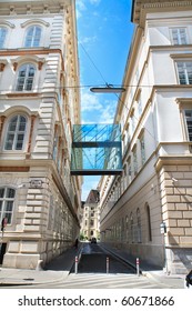 Modern solution to bridge two old buildings in Vienna, Austria
