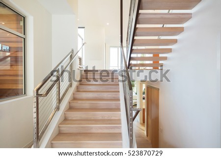 Modern Staircase with Stainless Steel Square Post Cable Rail System