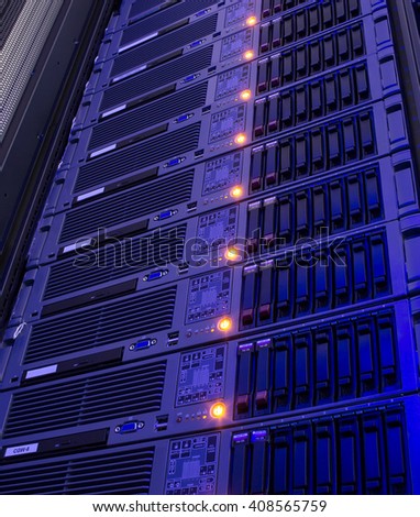 Modern storage of blade servers in the data center vertical