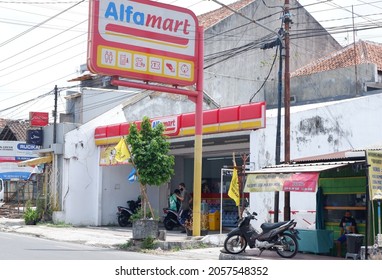 Modern Store Building Indomaret Dan Alfamart Stock Photo 2057548352 ...