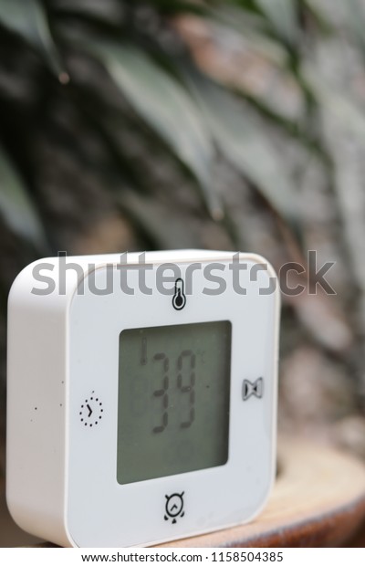 Modern
technology create a digital temperature detector to measure the
surrounding temperature in degree Celsius. Kuala lumpur weather
going to get hot and humid until middle
September.