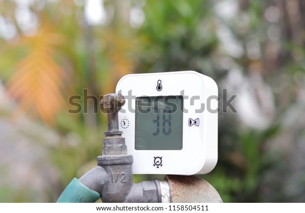 Modern\
technology create a digital temperature detector to measure the\
surrounding temperature in degree Celsius. Kuala lumpur weather\
going to get hot and humid until middle\
September.