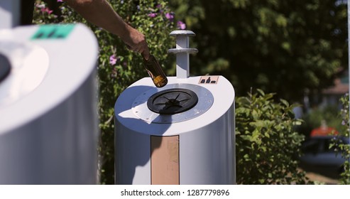 Trash Bin Images Stock Photos Vectors Shutterstock