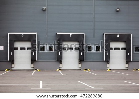 Modern Truck Loading Bays Overhead Doors Stockfoto Jetzt