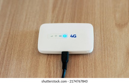 Modern Wireless Pocket 4g Wifi Modem.