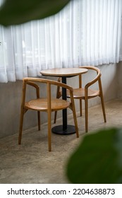 Modern Wooden Chair Design Suitable For Restaurants And Coffee Shops.