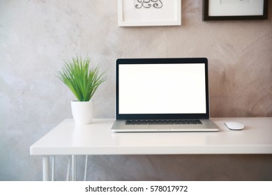 242,825 Pictures On Computer Images, Stock Photos & Vectors 