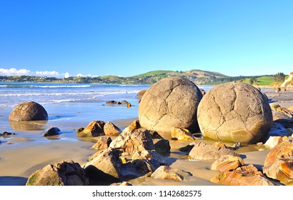 Moeraki Boulders New Zealand