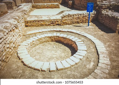 Mohenjo Daro Well