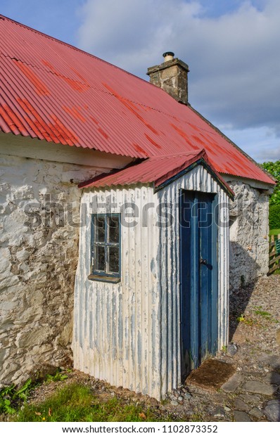 Moirlanich Longhouse 19th Century Cruckframed Limewashed Stock