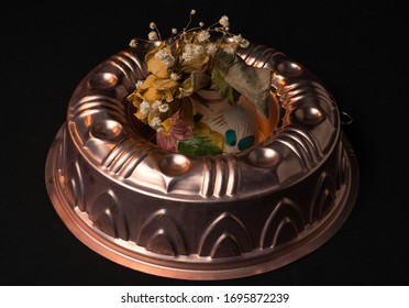 Mold With Small Vase With Dried Flowers