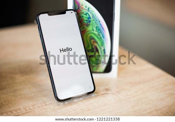 Moldova Hincesti New Iphone Xs 库存照片 立即编辑 Moldova Hincesti New Iphone Xs 库存照片 立即编辑