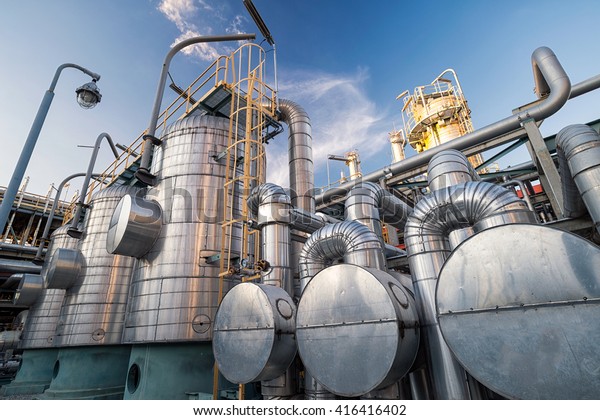 Molecular\
sieve dehydration system : Oil and gas\
Refinery