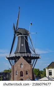 Molen de Adriaan is a smocked windmill that sits on the scenic Spaarne River in central Haarlem. Molen de Adriaan originally built in 1779. Haarlem, North Holland, the Netherlands.