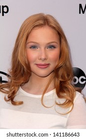 molly-quinn-disney-media-networks-260nw-