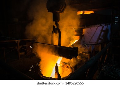 Molten Steel Pouring Liquid Hot Metal Stock Photo 1495220555 | Shutterstock