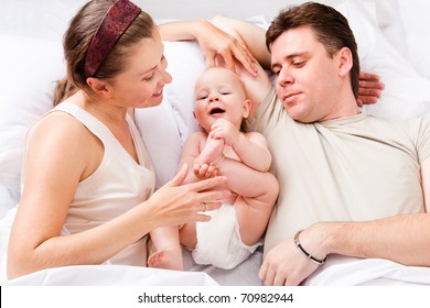 Mama Papa Bebe Imagenes Fotos De Stock Y Vectores Shutterstock