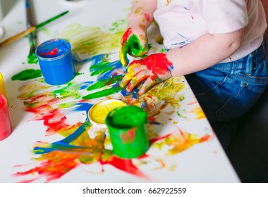 222 Mom and kid painting workshop Images, Stock Photos & Vectors ...