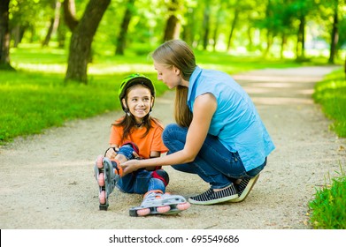 15,124 Kid On Moms Legs Images, Stock Photos & Vectors 