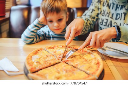 3,280 Baby eat pizza Images, Stock Photos & Vectors | Shutterstock