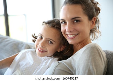 Mom Little Girl Reading Book Sofa Stock Photo 160940117 | Shutterstock