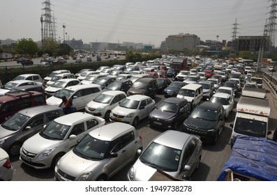 Monday Morning Heavy Traffic Jam At Gurugram- Delhi Expressway, 05 April 2021.