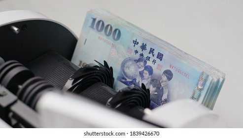 Money Counter Machine Counting New Taiwan Dollar