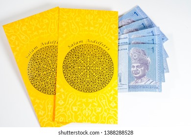 Giving Duit Raya Images Stock Photos Vectors Shutterstock