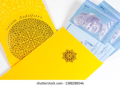 Giving Duit Raya Images Stock Photos Vectors Shutterstock