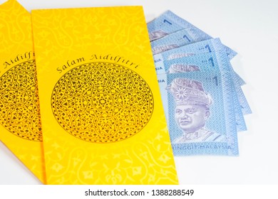 Giving Duit Raya Images Stock Photos Vectors Shutterstock