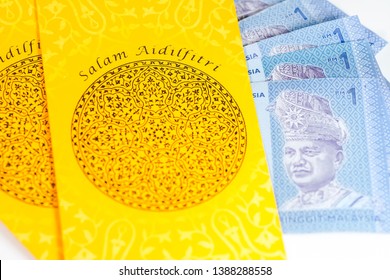 Giving Duit Raya Images Stock Photos Vectors Shutterstock