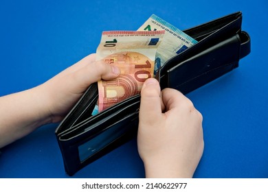 Money In The Purse. Banknotes Up. Symbolism: Open Offer, Money Lending, Return, Savings, Economy, Finance, Taxes, VAT, Margin, Profit, Loan Interest.