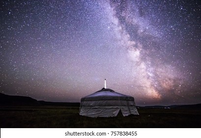 mongolian ger under the milkyway